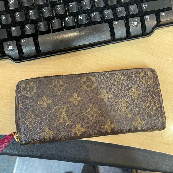 Louis Vuitton wallet AUTHENTIC - Picture 2 of 3